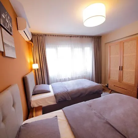 New Modern Flat- By Taksim Square Guest house Istanbul