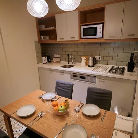 New Modern Flat- By Taksim Square Pensión 3*